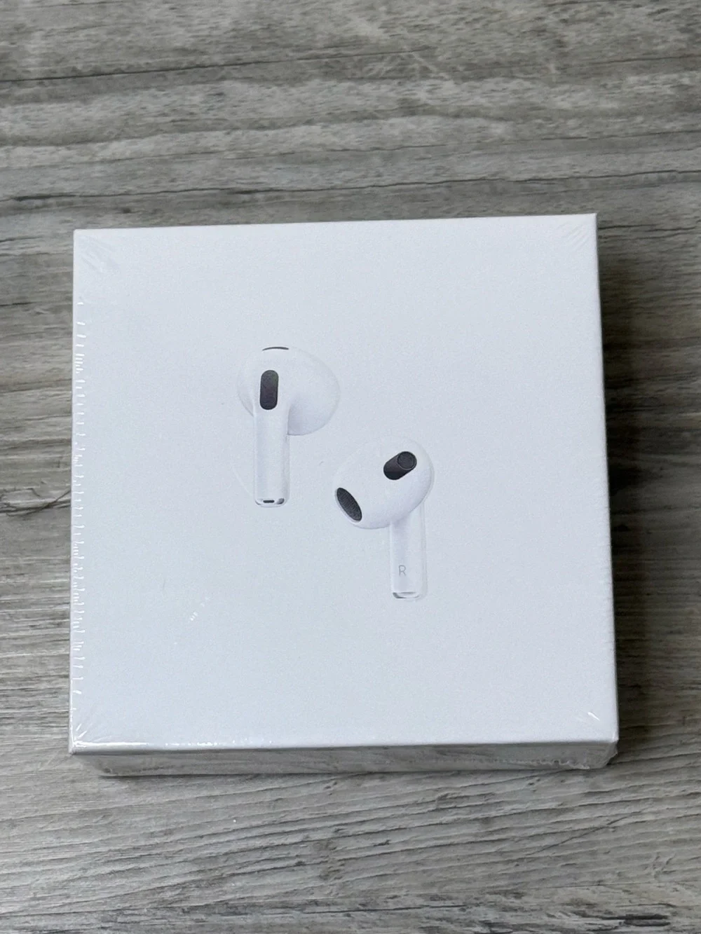 Apple White Wireless Earbuds in Branded Packaging